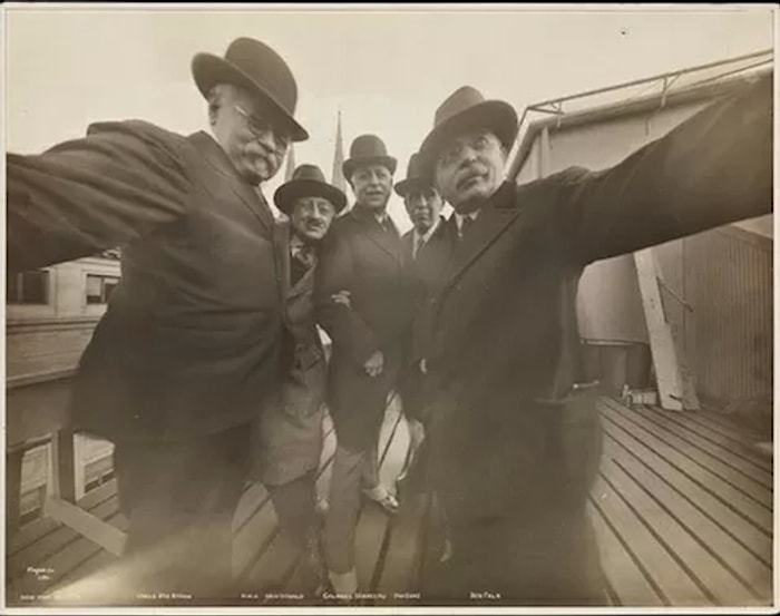 100 Yıl Öncesinden “Selfie” Pozlar