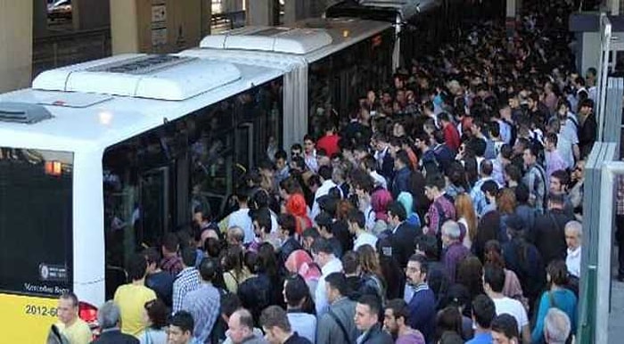 Metrobüslerde Karşılaşılan 18 Yolcu Tipi