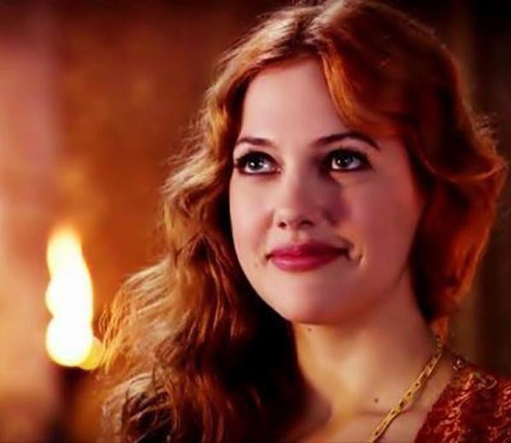 Meryem Uzerli'den 'Muhteşem' Dönüş!