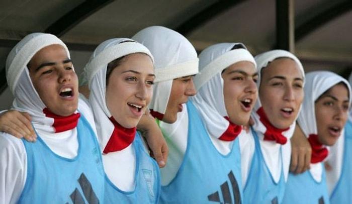 İran Ulusal Bayan Futbol Takımı'nın 4 Oyuncusu Erkek Çıktı