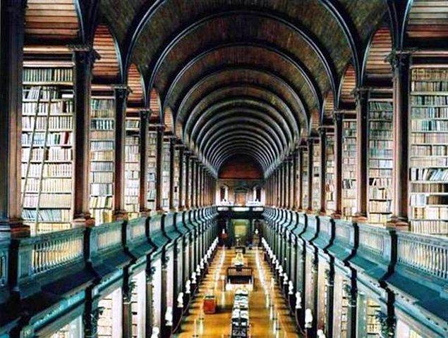24. Trinity Üniversite Kütüphanesi (Dublin, İrlanda)