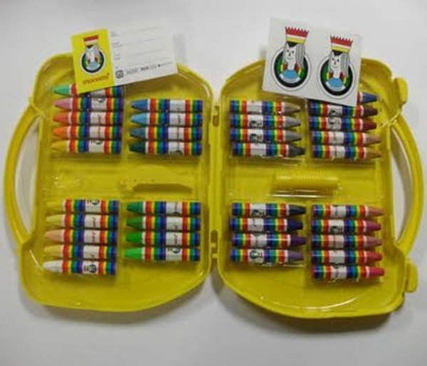 6. Наборы красок, фломастеров или цветных карандашей