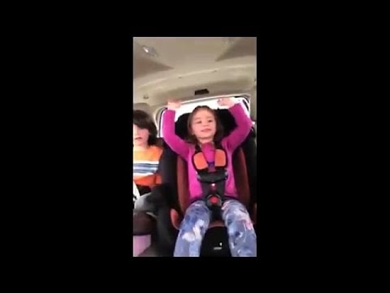 Siz Siz Olun Araba Kullanırken Video Çekmeyin!