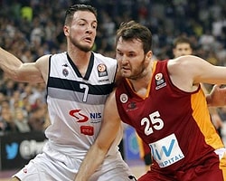 Aslan Deplasmanda Parçaladı!
