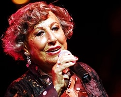 Müzeyyen Senar Taburcu Edildi