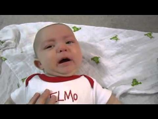 Annesinin Söylediği Şarkıya Duygulanan Bebek