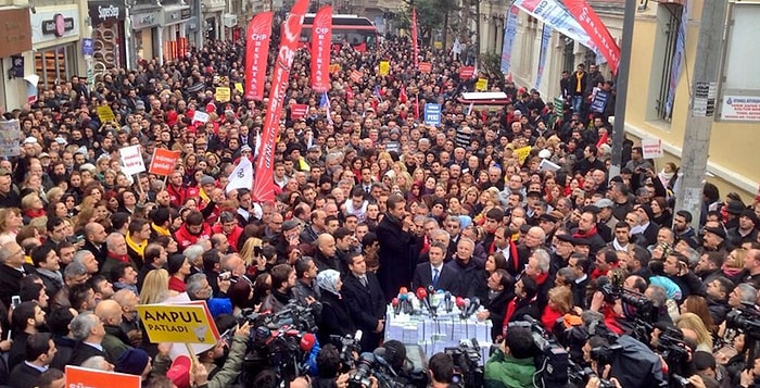 CHP'den Taksim'de Yolsuzluk Protestosu