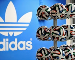 Adidas 'Seksi' Tişört Satışını Durdurdu
