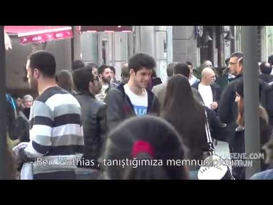 İngilizce Konuşarak Türk Kızlardan Numarasını Almak