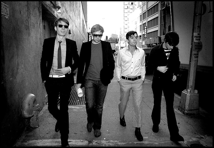 Franz Ferdinand’dan Almanca şarkı: ‘Erdbeer Mund’