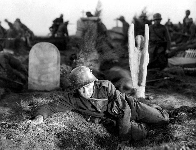 37. All Quiet on the Western Front (1930) - 8.1 Puan