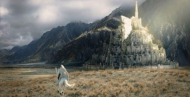 3. The Lord of the Rings: The Return of the King (2003) - 8.9 Puan