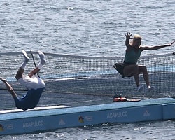 Dimitrov Ve Bouchard Yüzen Kortta