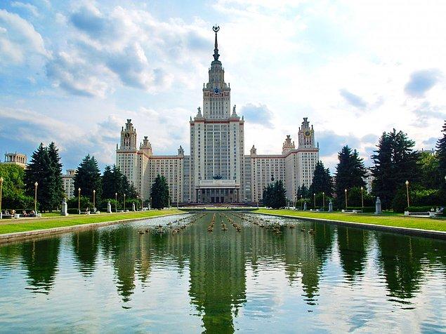 5. Lomonosov Moscow State University, Rusya - Dünyanın en yüksek üniversite binası! Yaklaşık 250metre yükseklikte