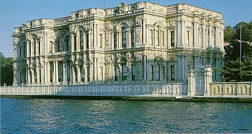 İstanbul'un saraylarını ziyaret etmek