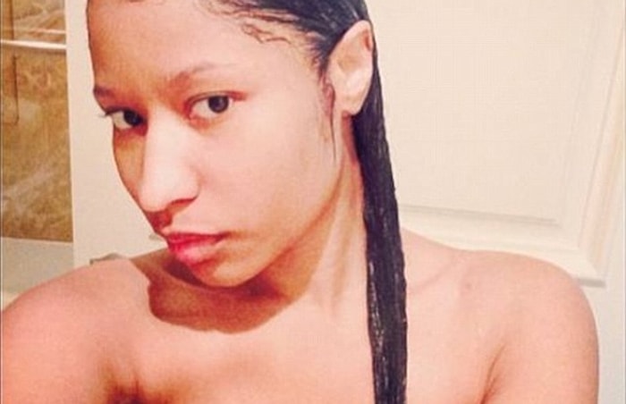 Nicki Minaj’dan Çıplak Duş Selfie’si