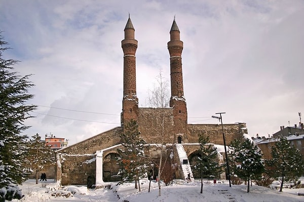 12. Çifte Minareli Medrese, Sivas