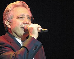 Zülfü Livaneli Bostancı Gösteri Merkezi'nde