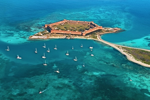 6. Dry Tortugas Ulusal Parkı, Florida