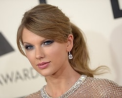 Taylor Swift Yılın En Çok Kazanan Şarkıcısı