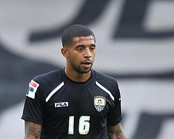 Rakibini Isıran Futbolcuya Ağır Ceza