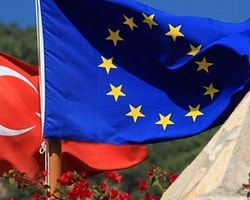 AB Komisyonu Üyesi Füle'den Türkiye Açıklaması