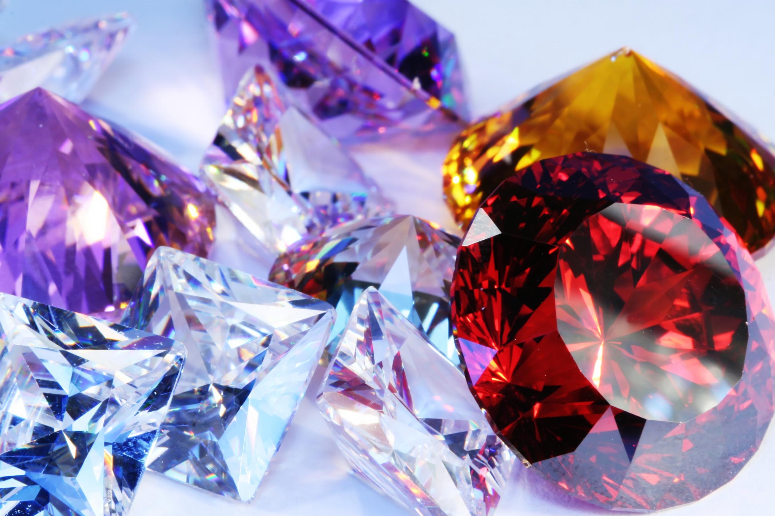 Precious stones. Самоцветы драгоценные камни. Драгоценные минералы Алмаз. Цветные бриллианты. Разноцветные Алмазы.