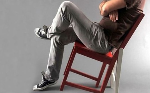 23. Когда вы сидите, закидывайте ногу на ногу. Это помогает против расширения вен.