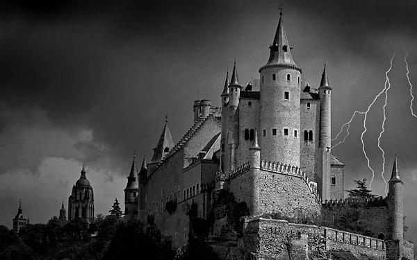 9. Segovia Şatosu / İspanya