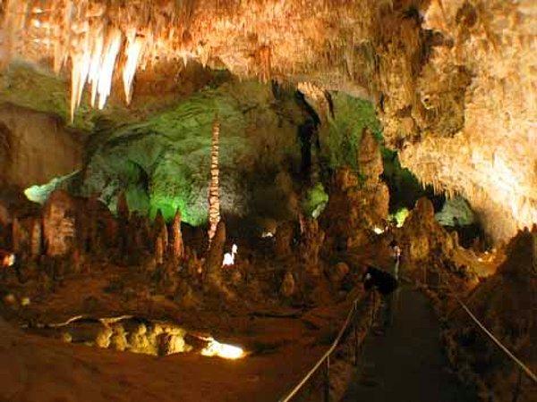 10. Dünyanın en büyük mağarası