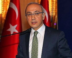 Bakan Elvan'ın Twitter Sorusu Gazetecileri Kızdırdı