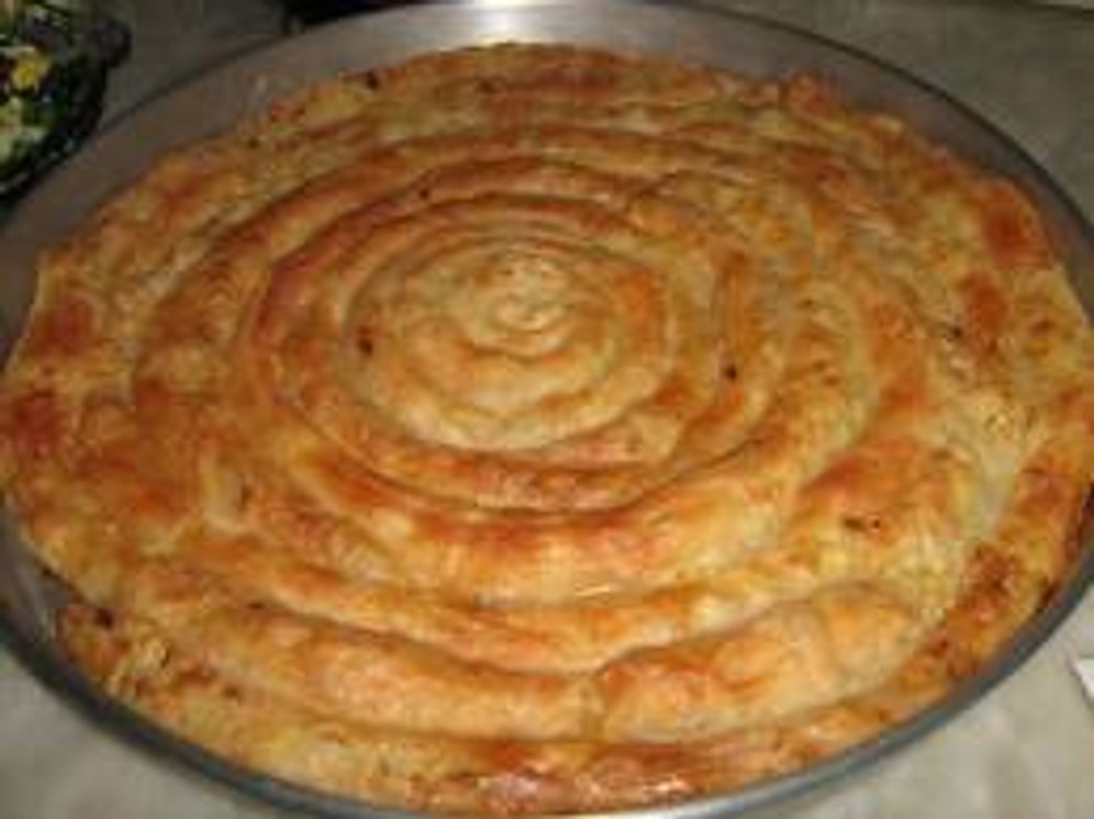 Elde Açılan Kıymalı Börek Tarifi