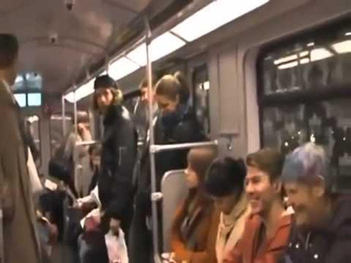 İzlerken Bizi de Gülme Krizine Sokan 10 Güleç Video