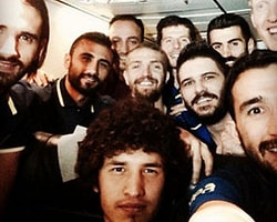 Liderden Selfie Pozu