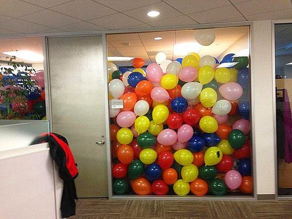 19. Patronunuzun odasına balonlar doldurun
