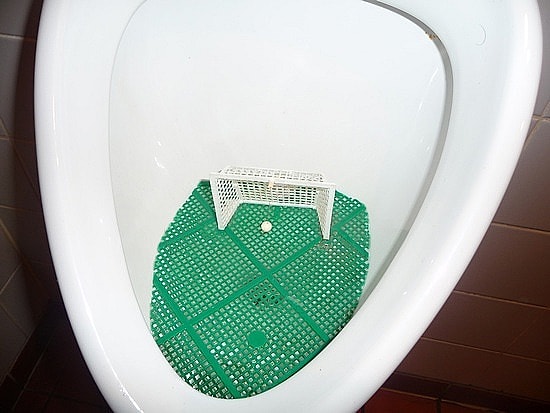 Tuvaletlerde Sıradan Modelleri Yerine Olması Gereken 16 Pisuvar