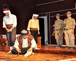 'Çanakkale' Oyunu Kürtçe Sahnelendi