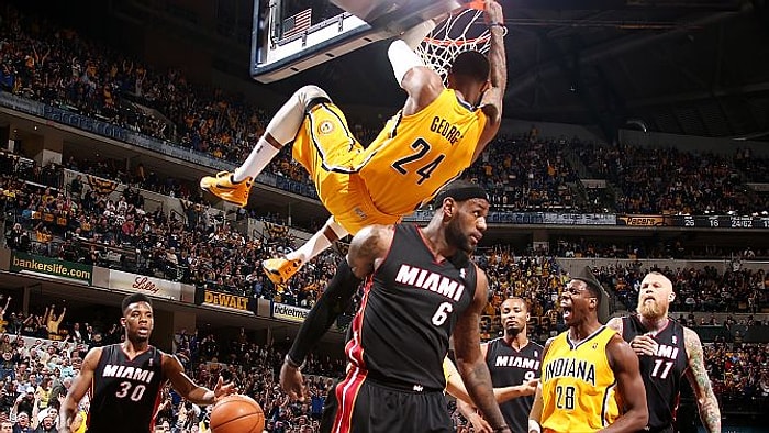 Paul George  LeBron James'i Poster Yaptı