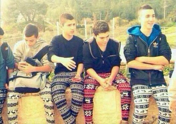 16-) Ortada hiç geyikli tayt görmüyorsan