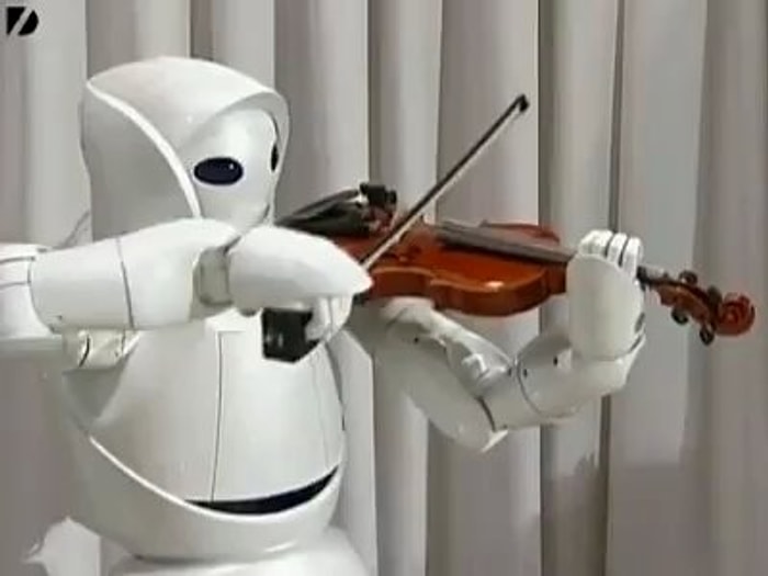 Keman Çalan Robot