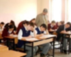 Öğrencilerini 'Kızlı Erkekli' Oturtan Öğretmene Soruşturma
