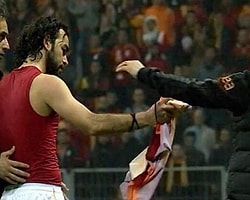 Selçuk Mancini'ye Öyle Bir Hareket Yaptı ki...