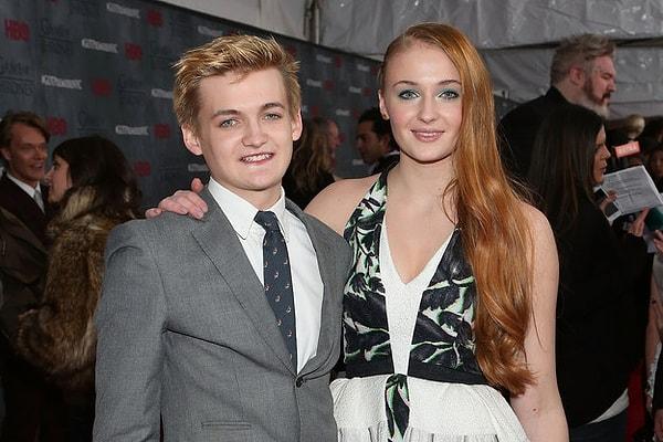 Joffrey ve Sansa