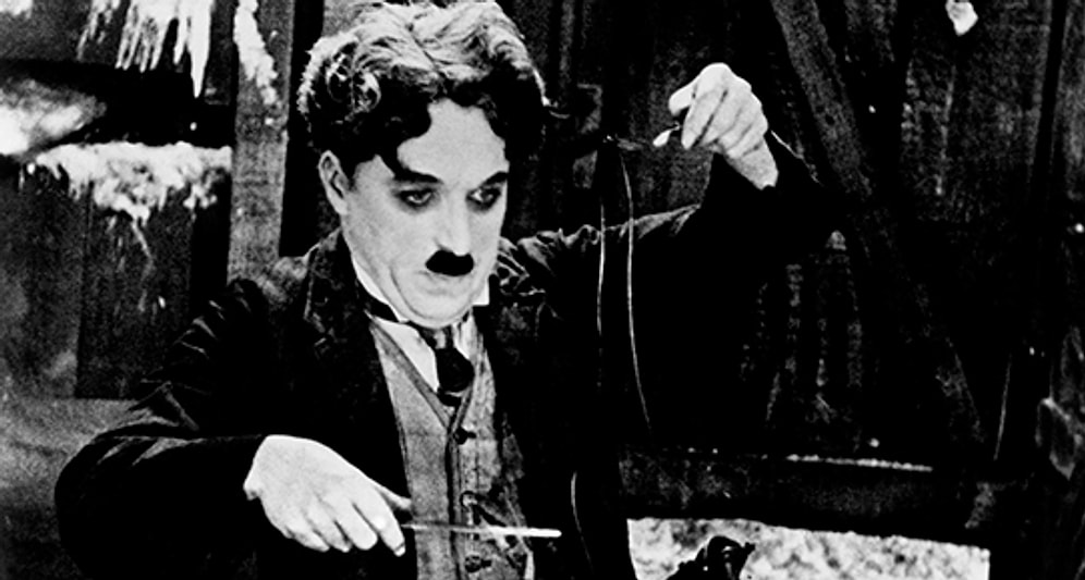 'İğrenç Eğilimleri Olan Bir Seks Makinesi'