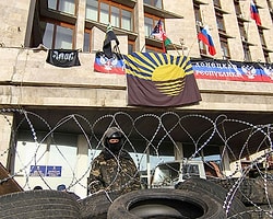 Rusya Yanlısı Göstericiler Donetsk'te 'Bağımsızlık İlan Etti'