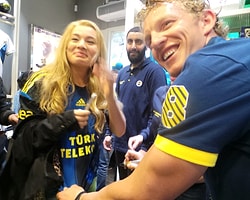 Açılışı Kuyt Yaptı