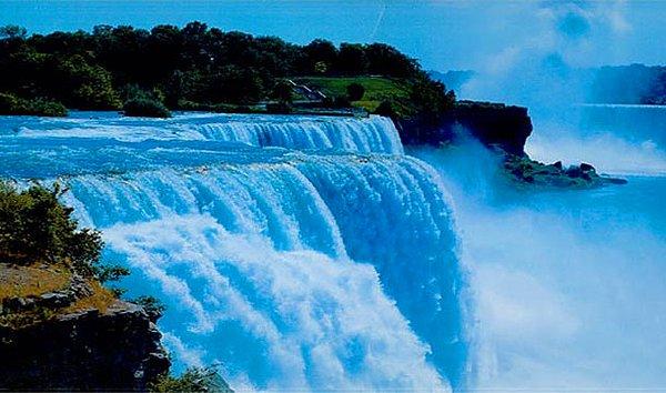 18. Niagara Şelalesi'nden 31,600 ton su dökülüyor