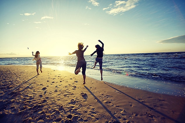 6. Siz çalışıyorken tatile giden arkadaşlarınızın paylaştığı tatil fotoğrafları.
