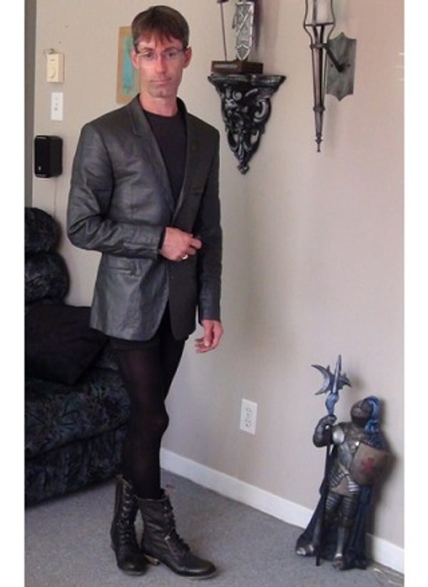 13. Представьте, ваш шеф носит такое!