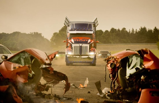 Transformers: Age Of Extinction Yeni Bir Üçlemenin İlki Olacak